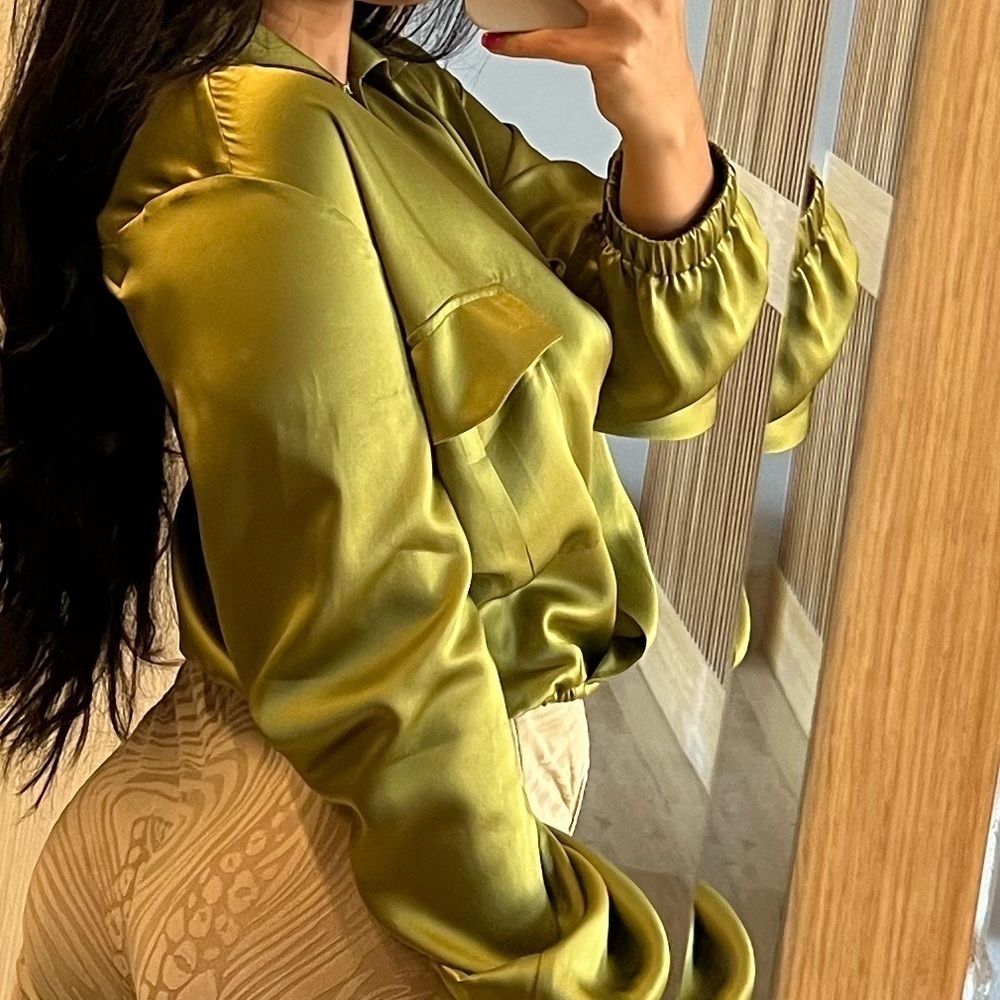 Green 100% Silk Top - Picture 6 of 12